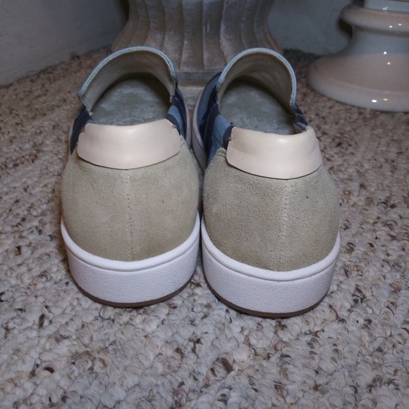 Lucky Brand Hadie Boho Blue & Tan Tie Dyed Slip-On Sneakers - Picture 4 of 8